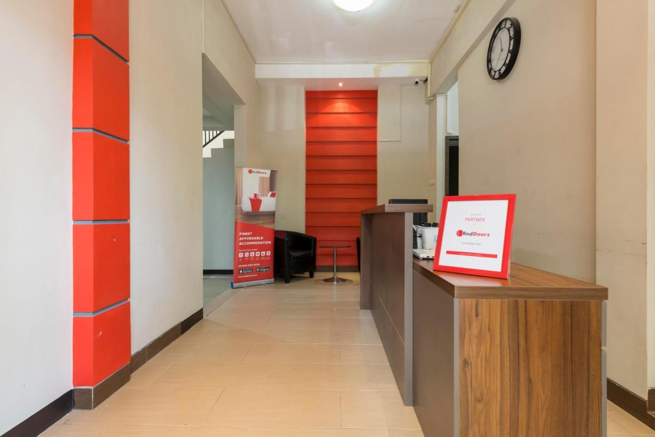 Reddoorz Near Grand City Mall 2 Сурабая Екстериор снимка